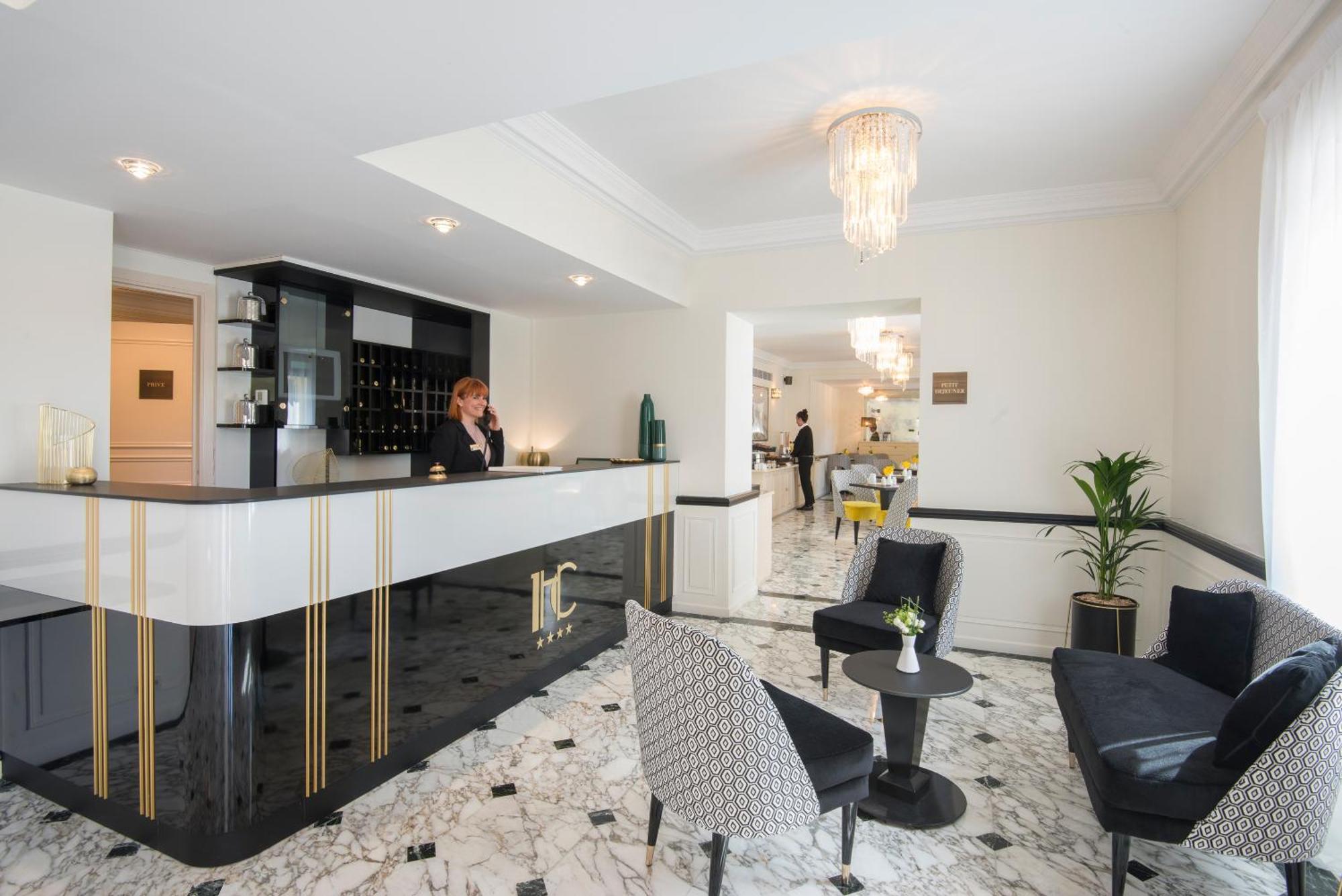 ביוליו-סור-מר Hotel Carlton מראה חיצוני תמונה